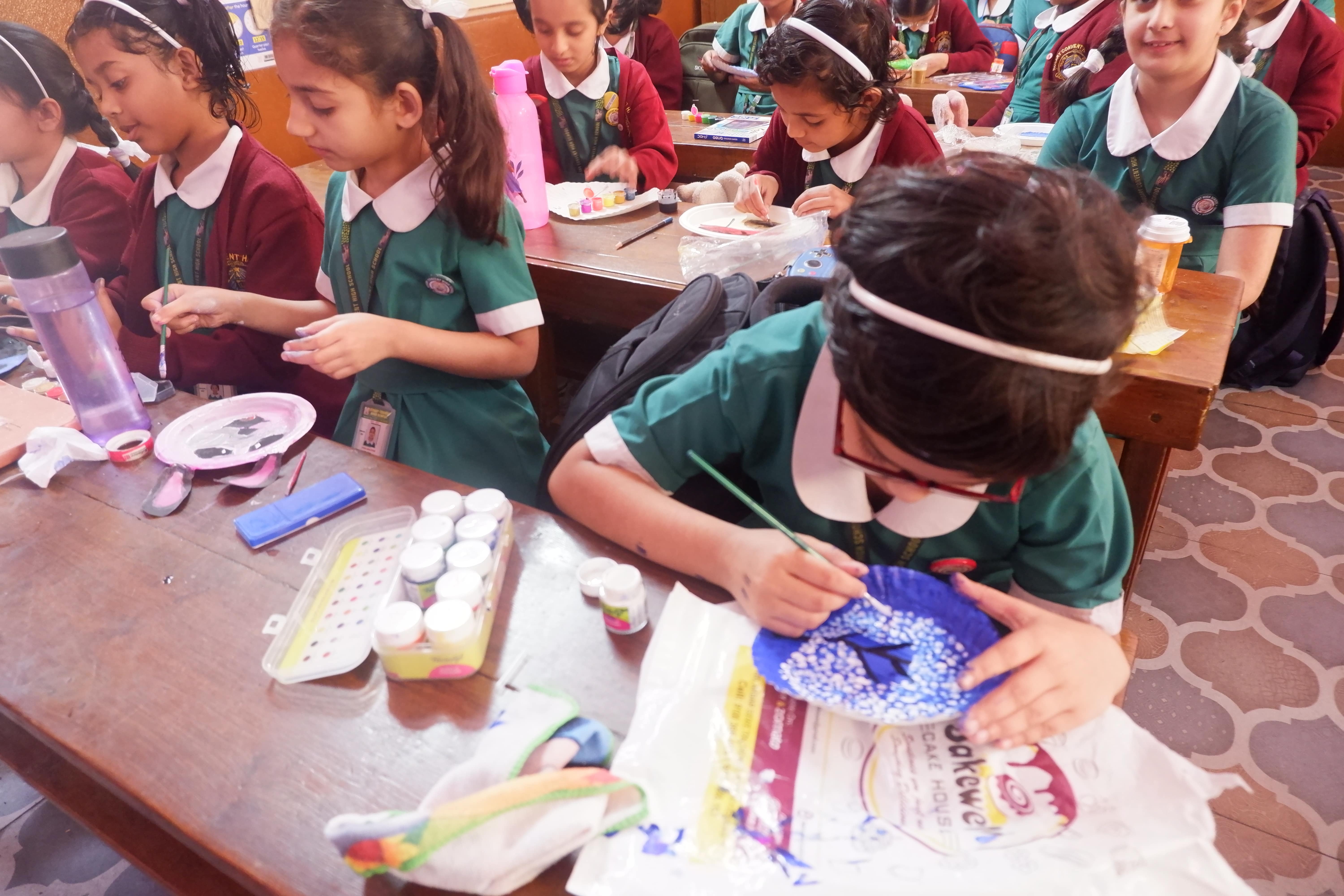 PAPER PLATE-PENCIL SKETCHING COMPETITION