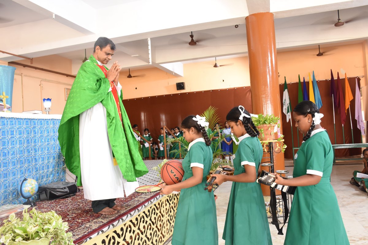 INAUGURAL MASS
